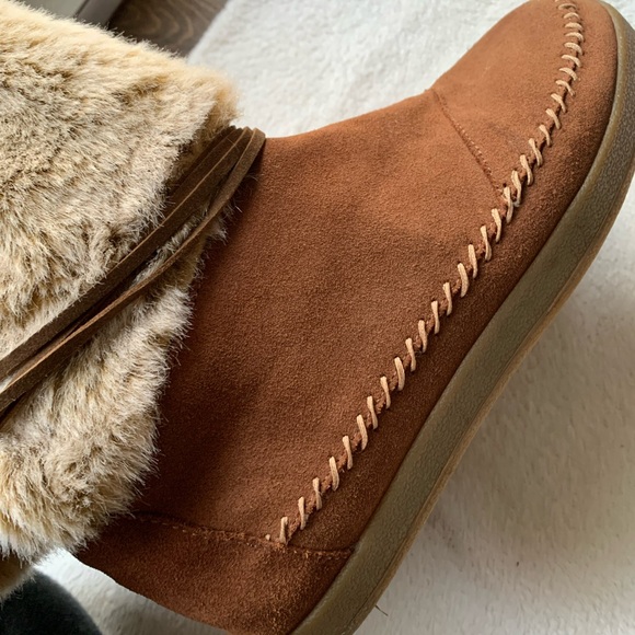 Toms Suede and Faux Fur Moccasin Pom Pom Boots - Picture 11 of 15